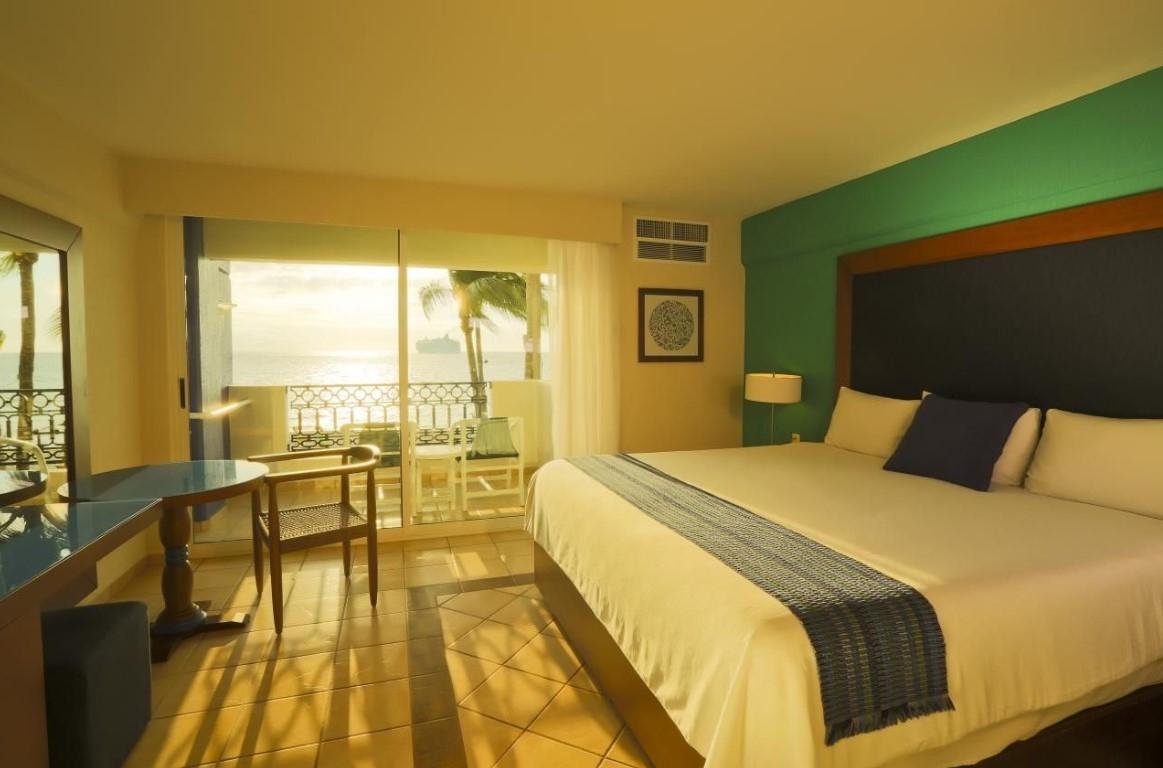 Crown Paradise Golden All Inclusive Resort - Adults Only 巴亞爾塔港 外观 照片 A room at the Iberostar Grand Hotel at Playa Paraíso, Tenerife