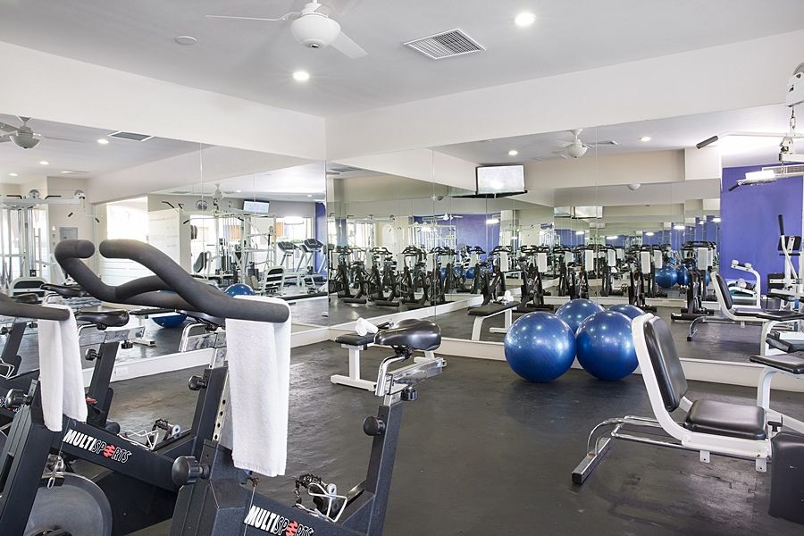 Crown Paradise Golden All Inclusive Resort - Adults Only 巴亞爾塔港 外观 照片 The gym at the hotel