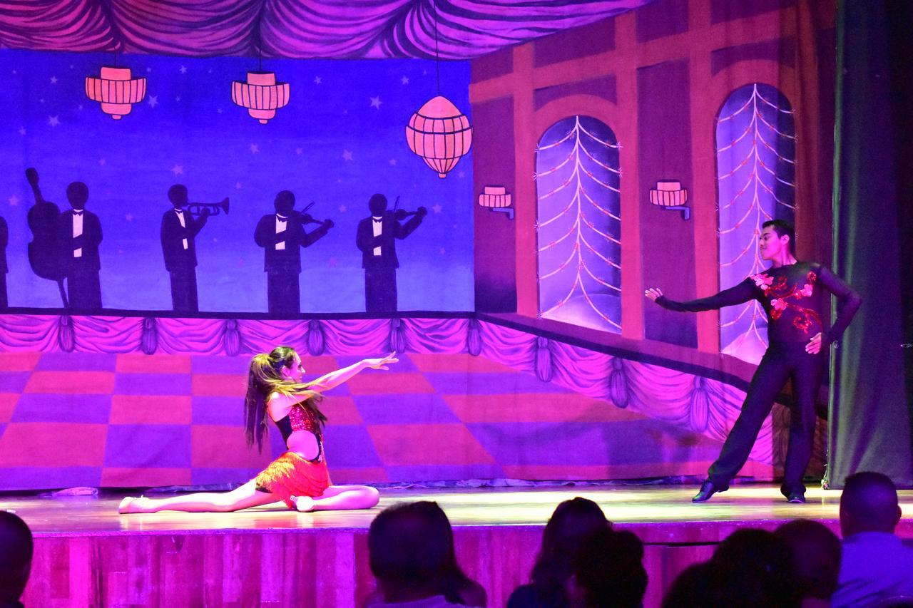 Crown Paradise Golden All Inclusive Resort - Adults Only 巴亞爾塔港 外观 照片 The Nutcracker, 2015