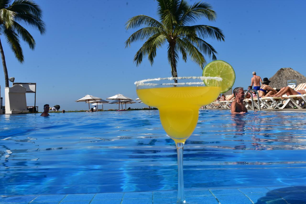Crown Paradise Golden All Inclusive Resort - Adults Only 巴亞爾塔港 外观 照片 Margarita cocktail