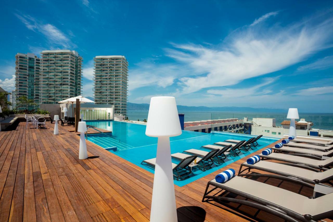 Crown Paradise Golden All Inclusive Resort - Adults Only 巴亞爾塔港 外观 照片 Rooftop pool at the hotel